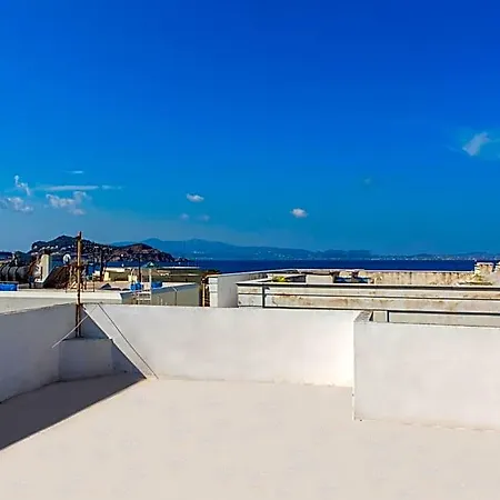 Отель Central City Apartment 4*