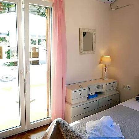 Отель Central City Apartment
