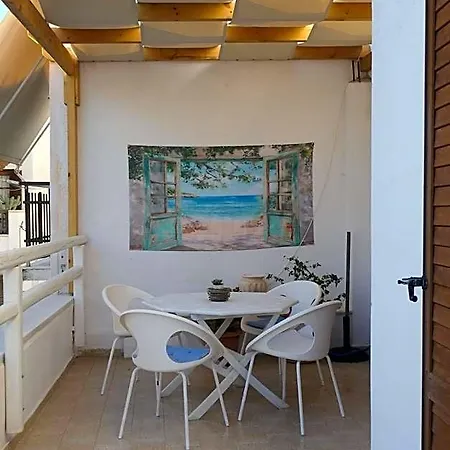 Отель Central City Apartment Naxos City
